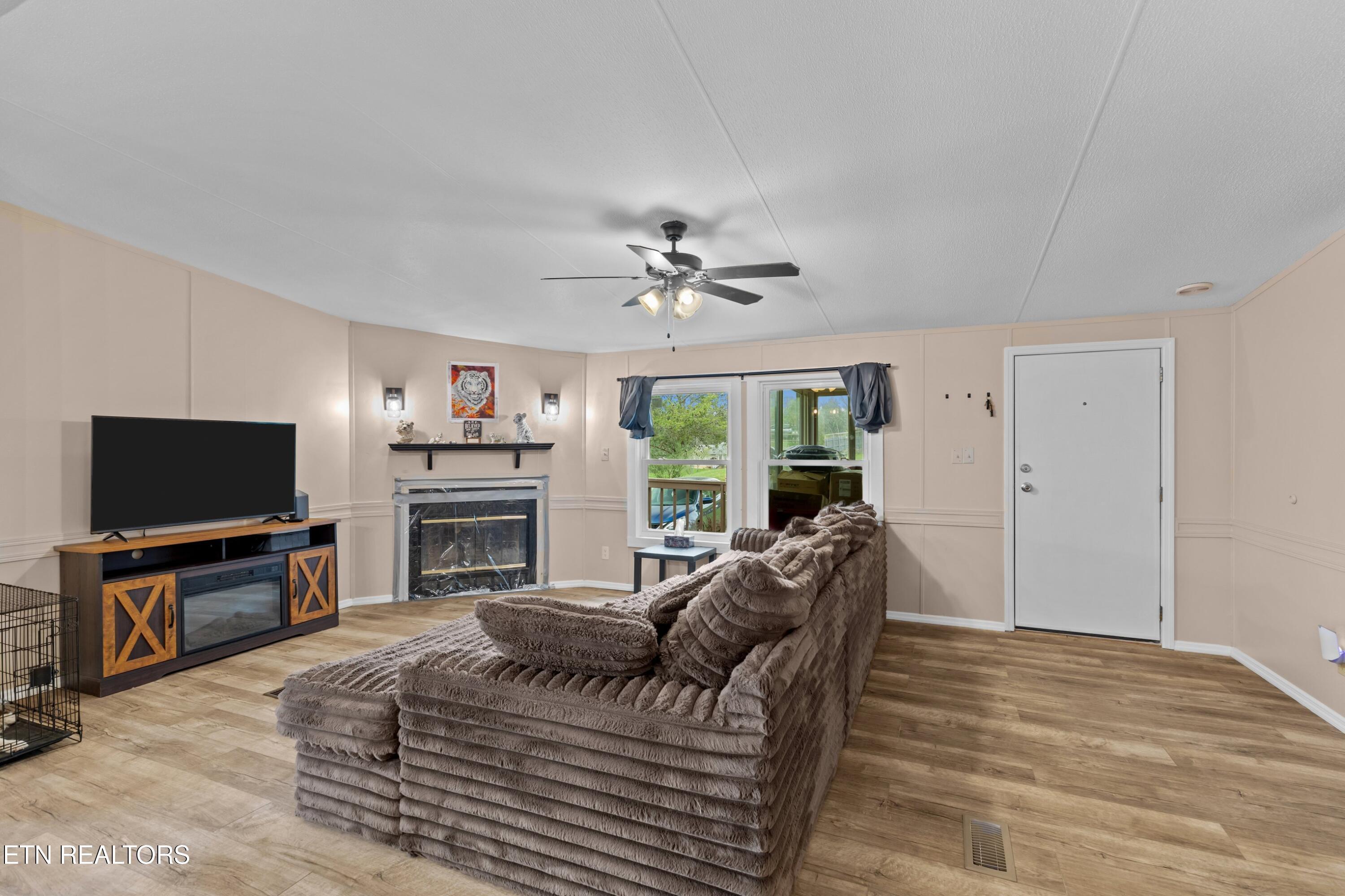 Image 4: 007-242CowanLane-LaFollette-TN-37766-SMA