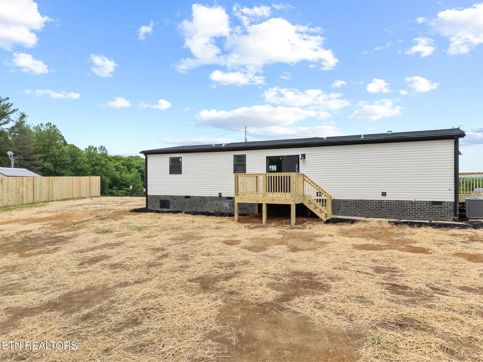 Image 3: 5-web-or-mls-117 Delia Young--23