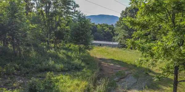 Image 3: ground_1