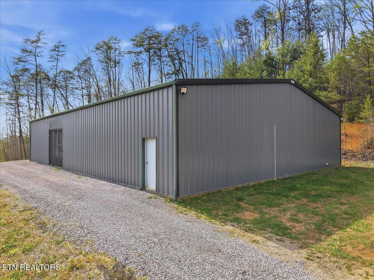 Image 4: 04-542_Jackson_Hollow_Rd_011