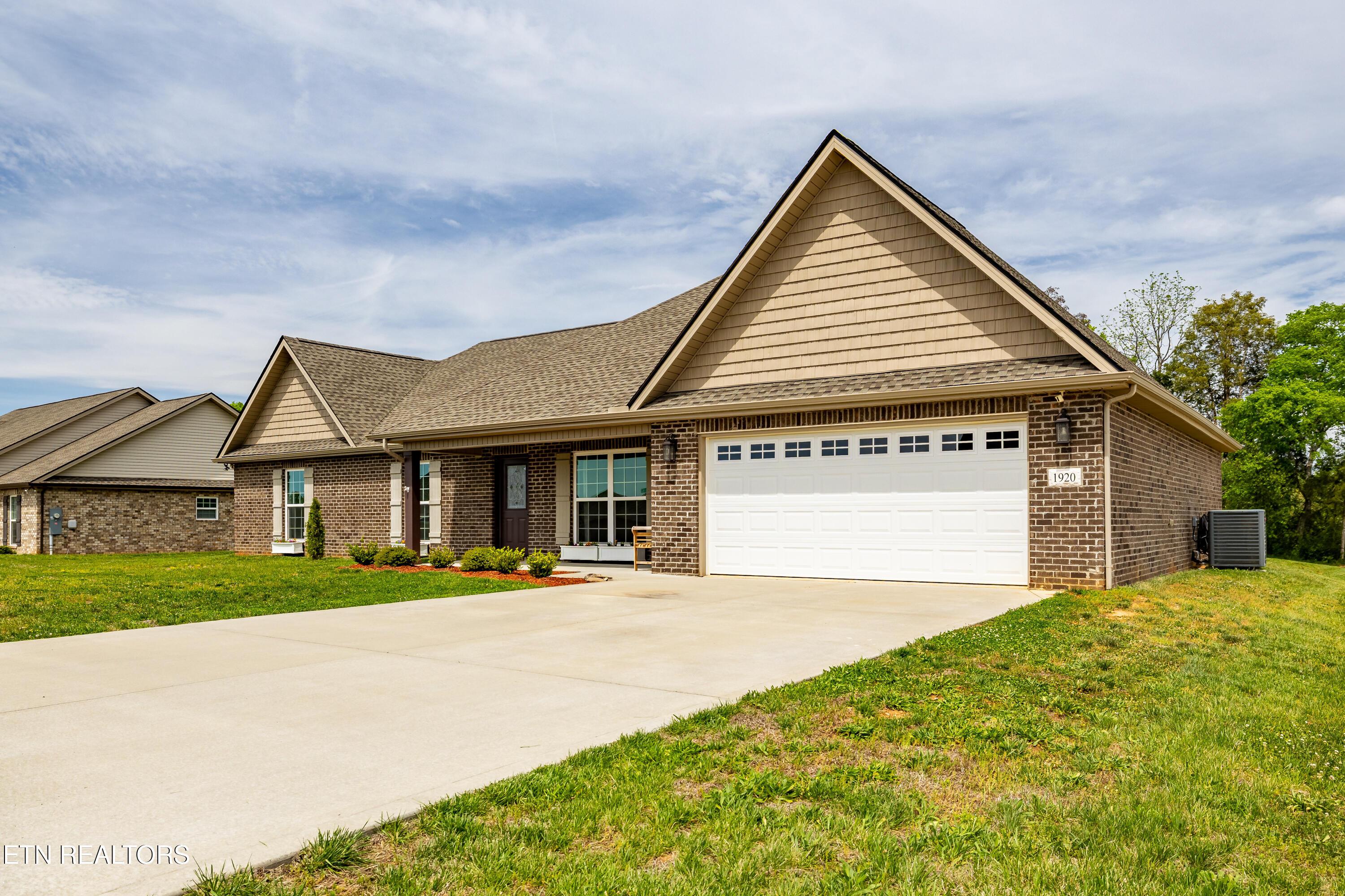 Image 4: 1920GriffittsMillCir-39