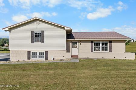 121 E Village Circle