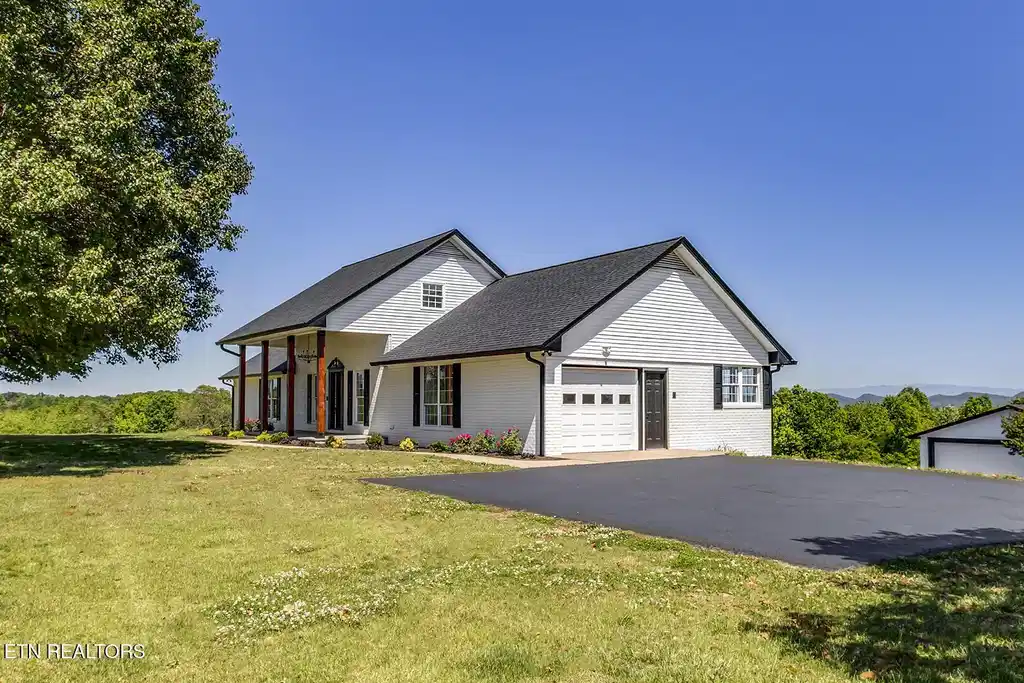 Image 1: 01_CoRd_554_153_FrontRight