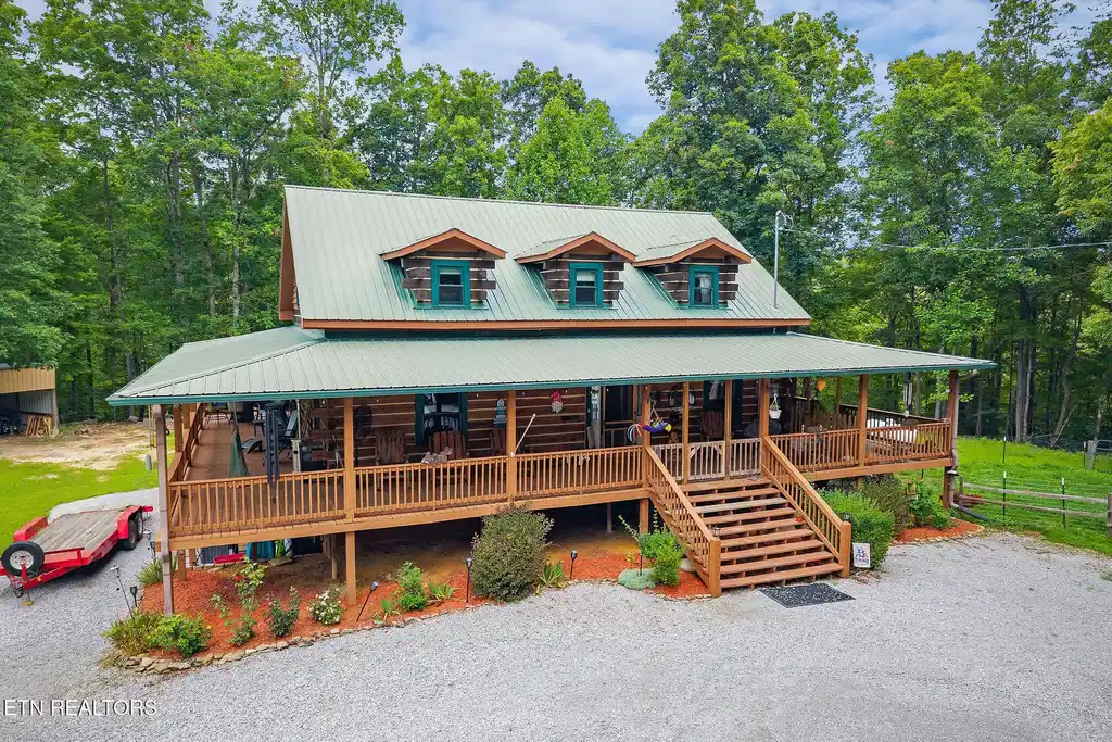 Image 1: LOG HOME 1