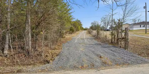 Image 2: 02-1518 Tom McCall Rd-2