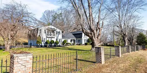 Image 2: 04-Golf Hill