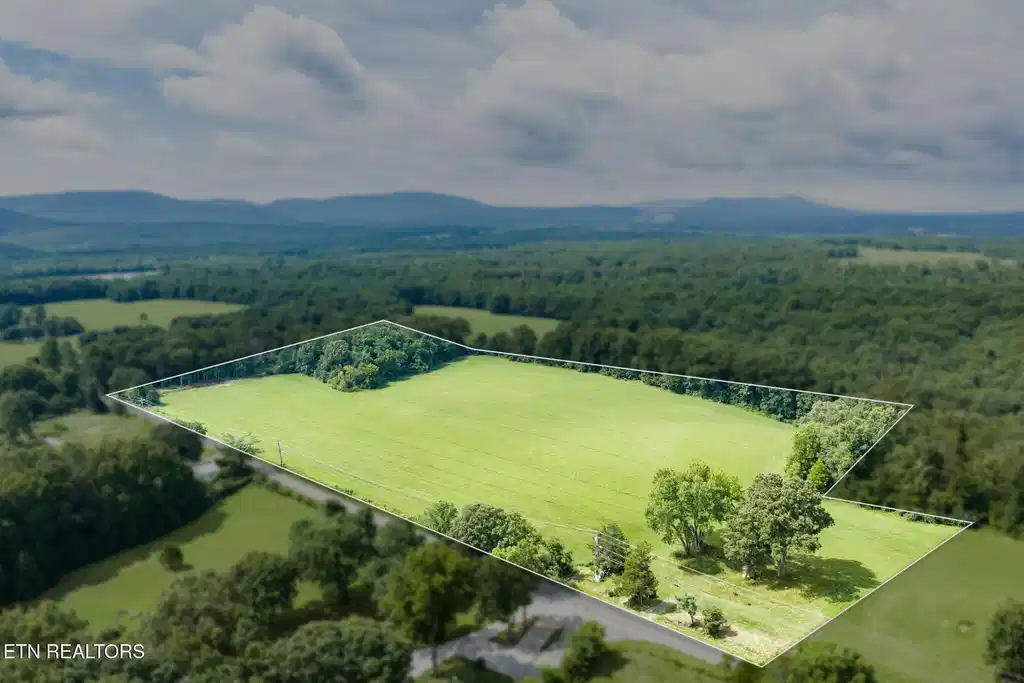 Image 1: 19-web-or-mls-6388 Chestnut Hill Rd