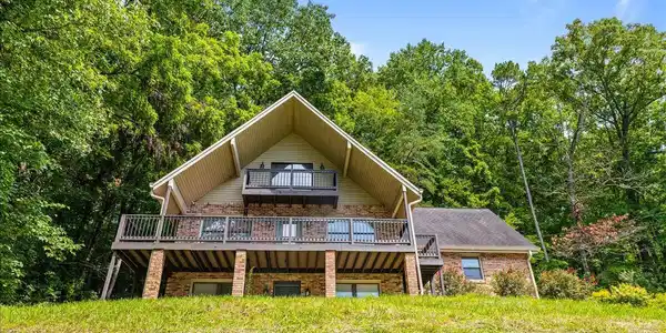 Image 3: 03-111 Golf Hill Ln