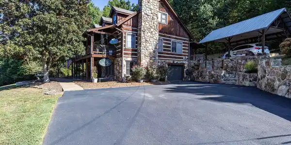 1750 Ambrose Lane