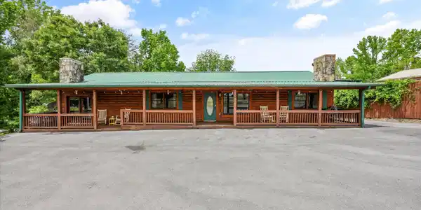 Image 2: 01-2834 Florence Dr51