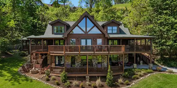 2414 Walnut Cove Way Way