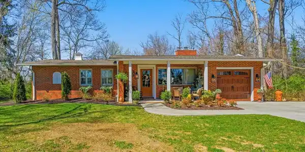 5105 Mountaincrest Drive