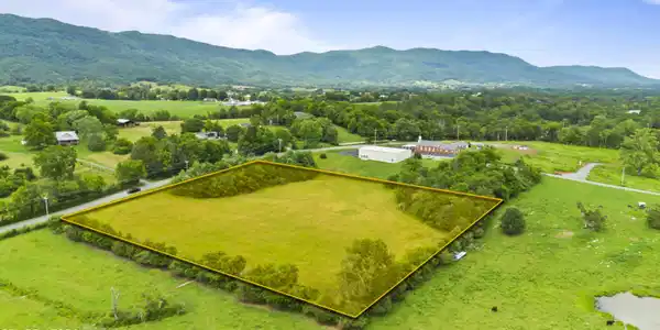 Image 3: Old Middlesboro