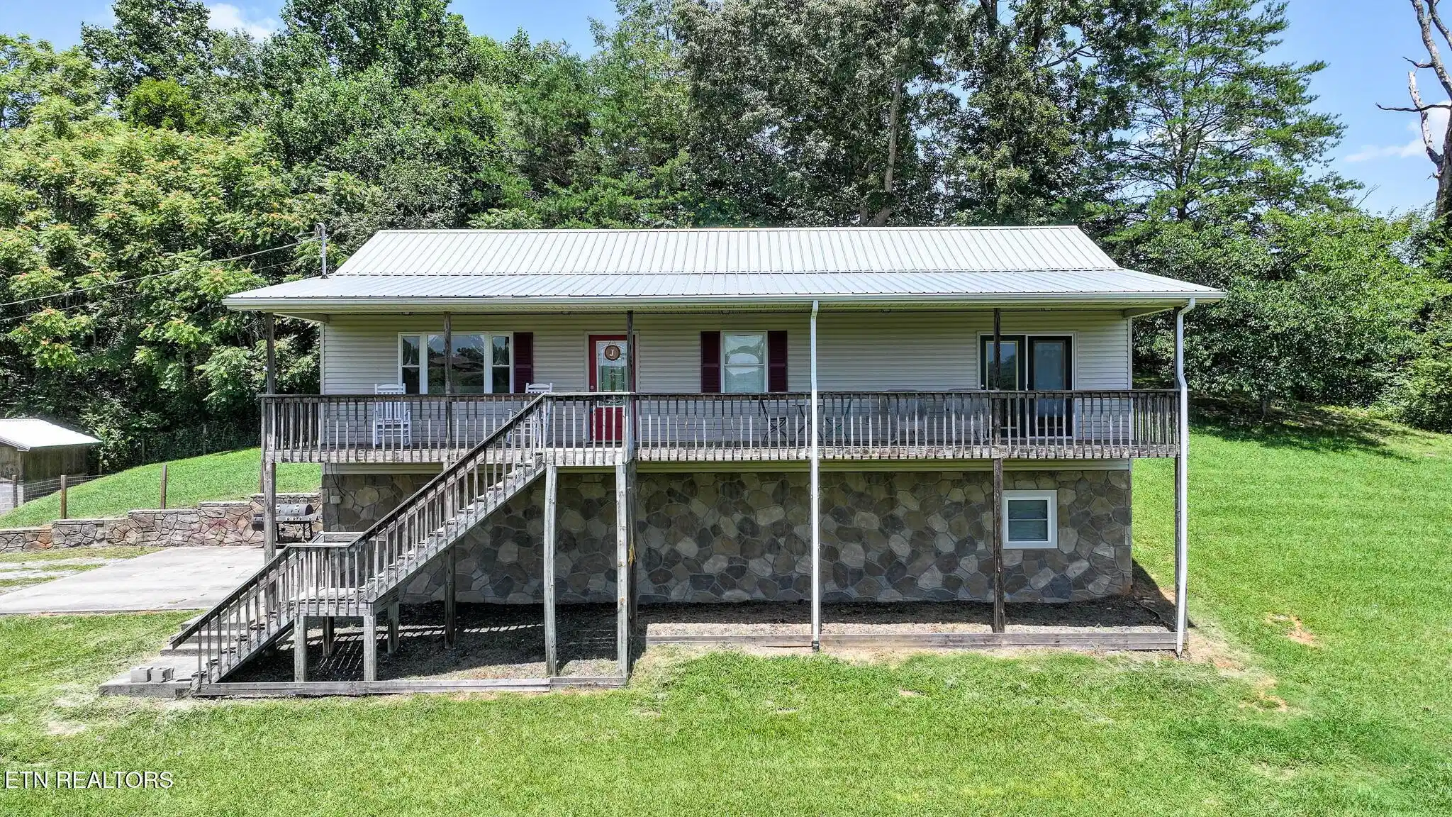 Image 1: 4 Bedroom /3 bath