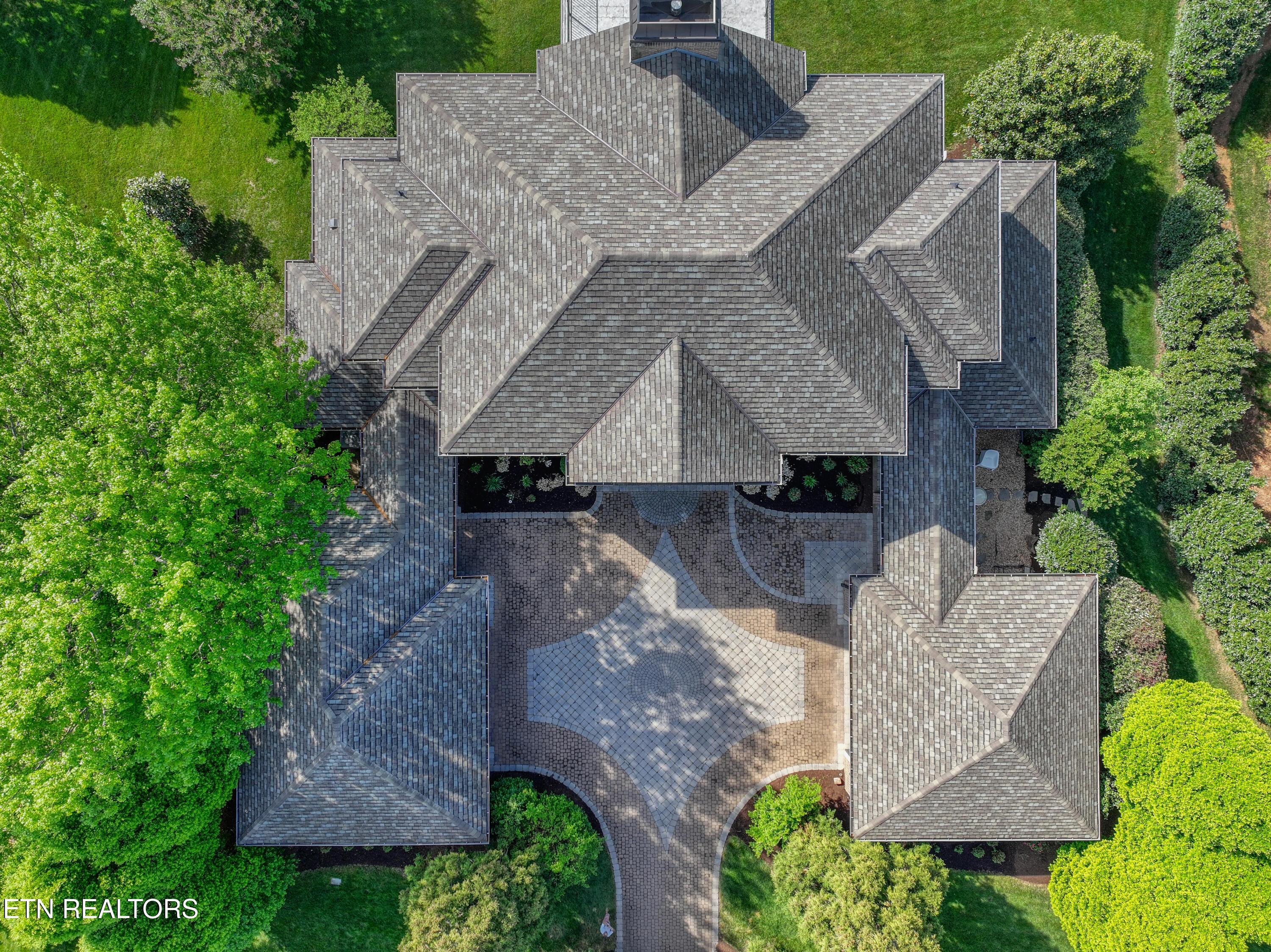 Image 3: NEW 50 YR ROOF 2026