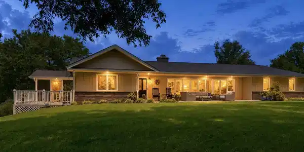 Image 4: Front of House