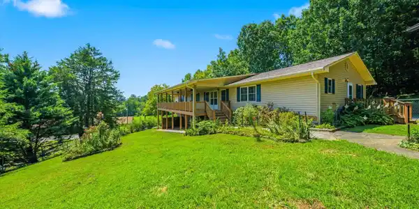 Image 3: 17-340-Bank-St-Tellico-Plains-TN-17