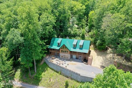 985 Old Cades Cove Rd