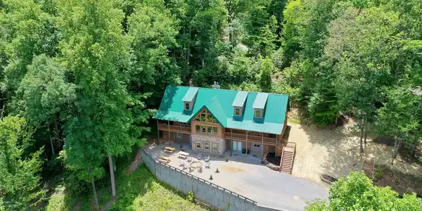985 Old Cades Cove Rd