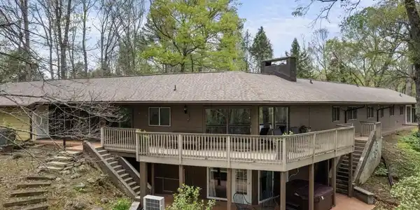 150 Hollow Rd