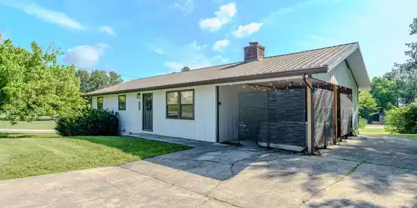 3039 Lona Drive