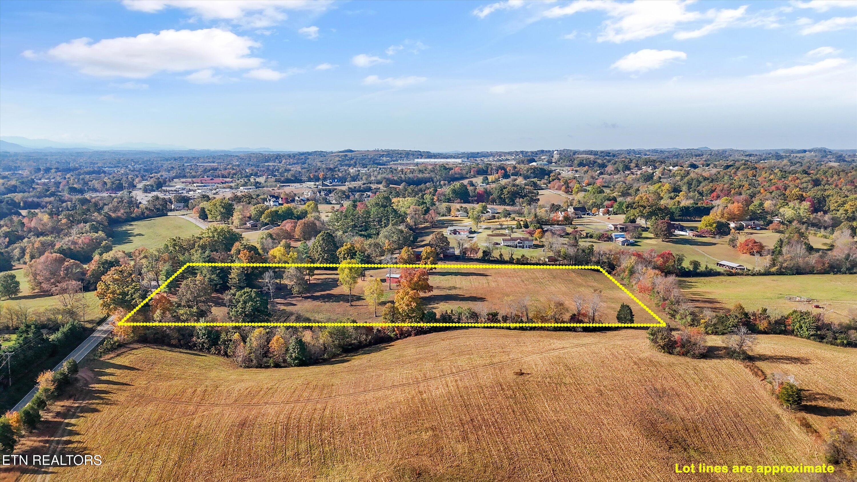 Image 2: On 9.40 Acres of Scenic Land