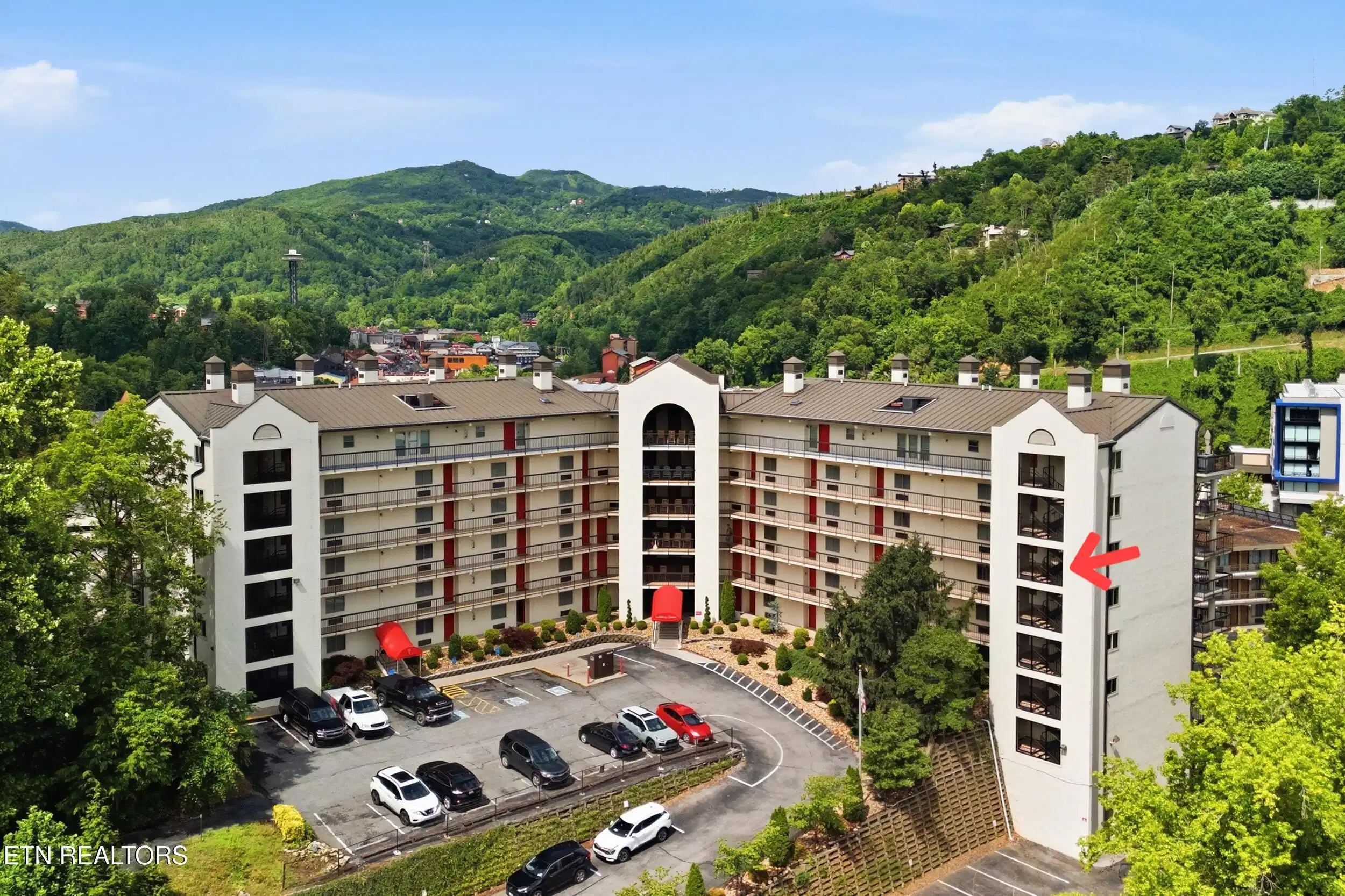 Image 1: Gatlinburg Chateau