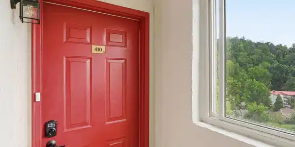 Image 2: End Unit/only one neighbor
