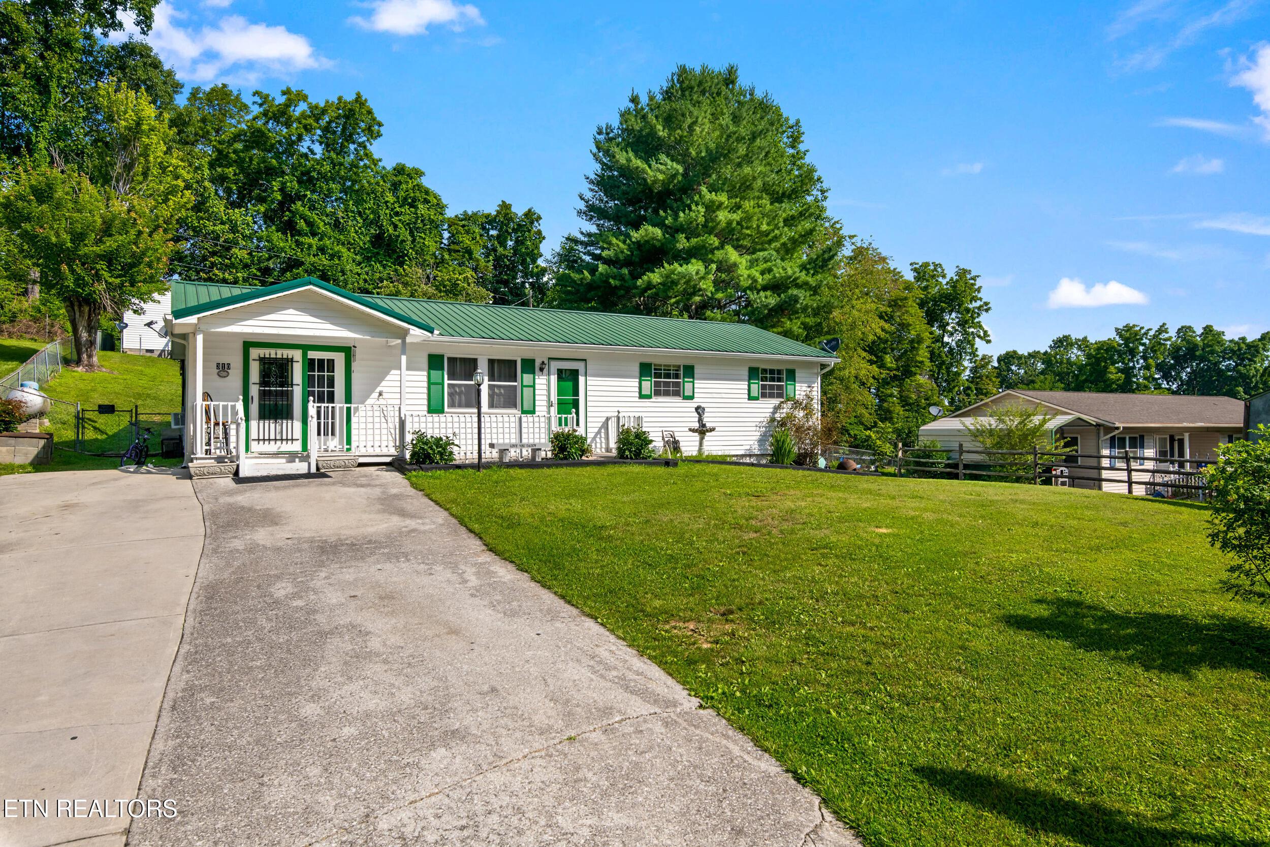 Image 3: 310 hollifield drive-3
