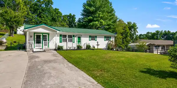 Image 3: 310 hollifield drive-3