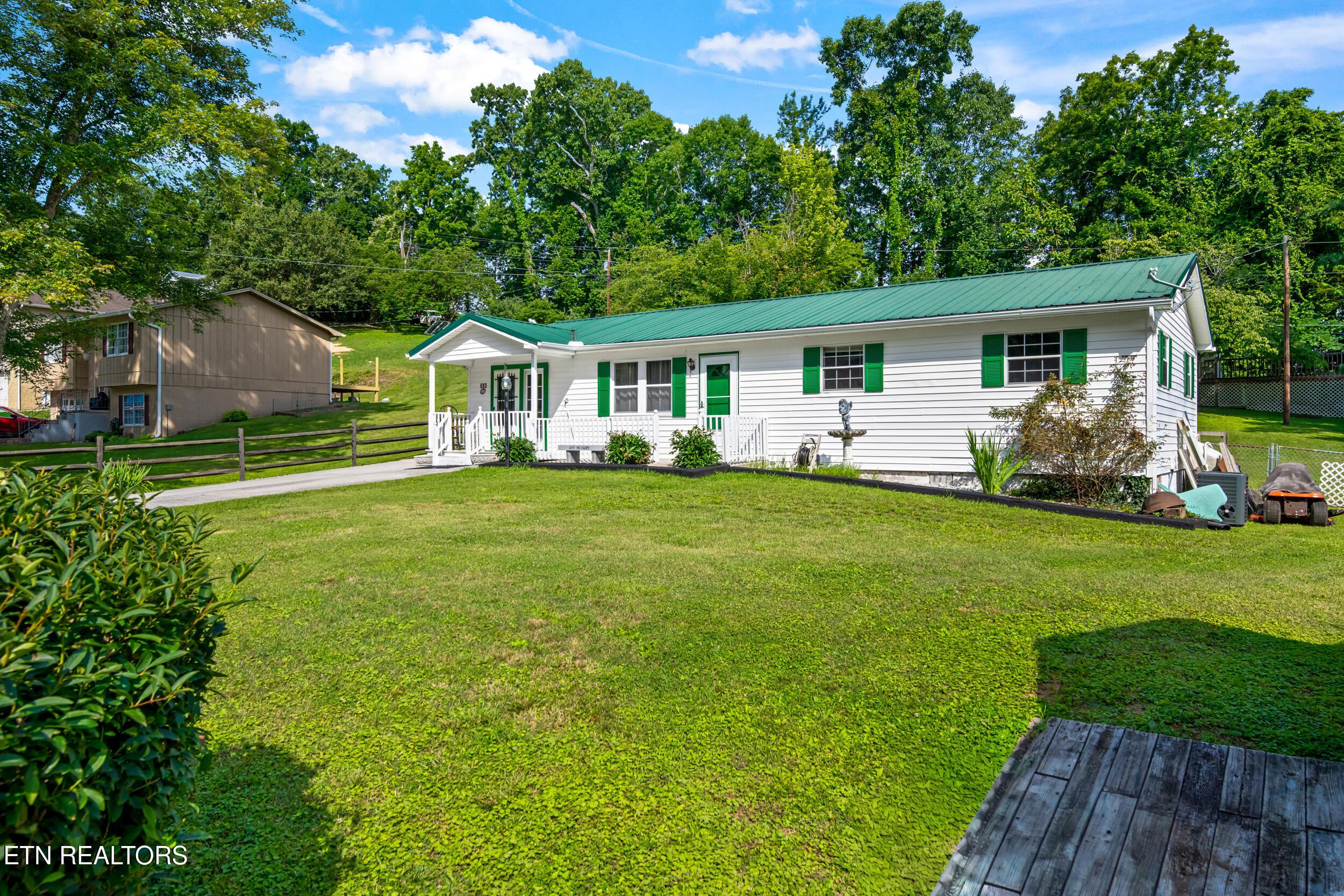 Image 4: 310 hollifield drive-4