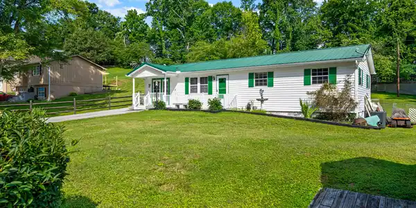 Image 4: 310 hollifield drive-4