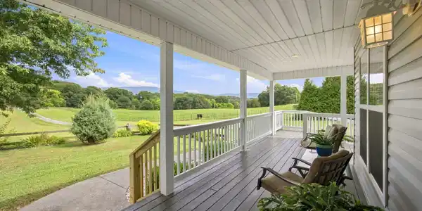 Image 3: 3-web-or-mls-136 Columbus Landing 23
