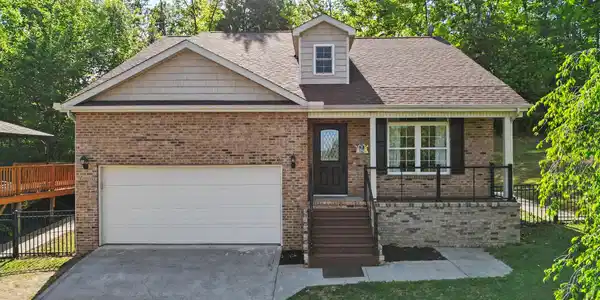 1351 Wisteria Lane