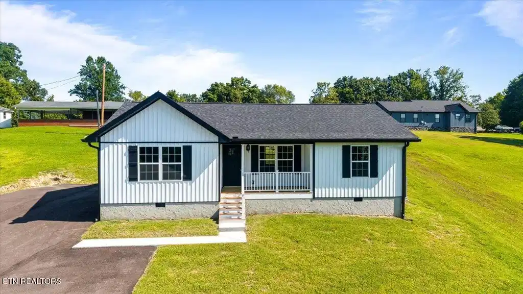 Image 1: 02-1822 Loop Rd