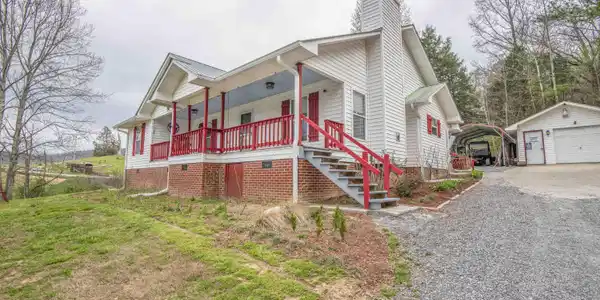 Image 4: exterior_1