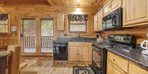 Image 3: 06-1723 High Rock Way13