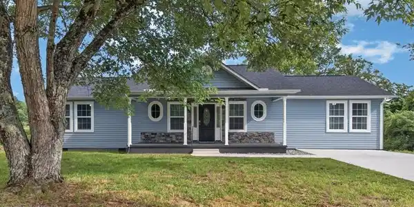 129 S Walden Drive