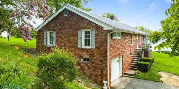 Image 3: 03-503 S Indiana Ave