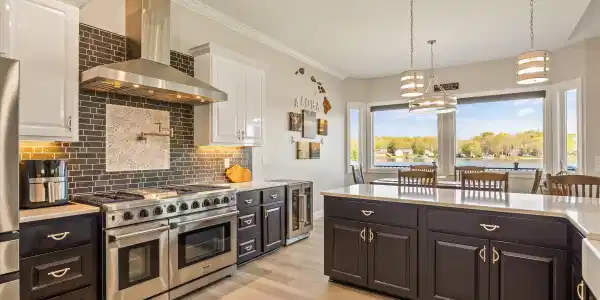 Image 3: 16-1118 Hileah Dr22