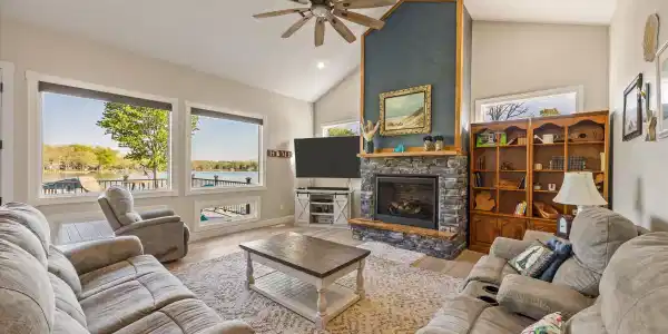 Image 4: 08-1118 Hileah Dr14