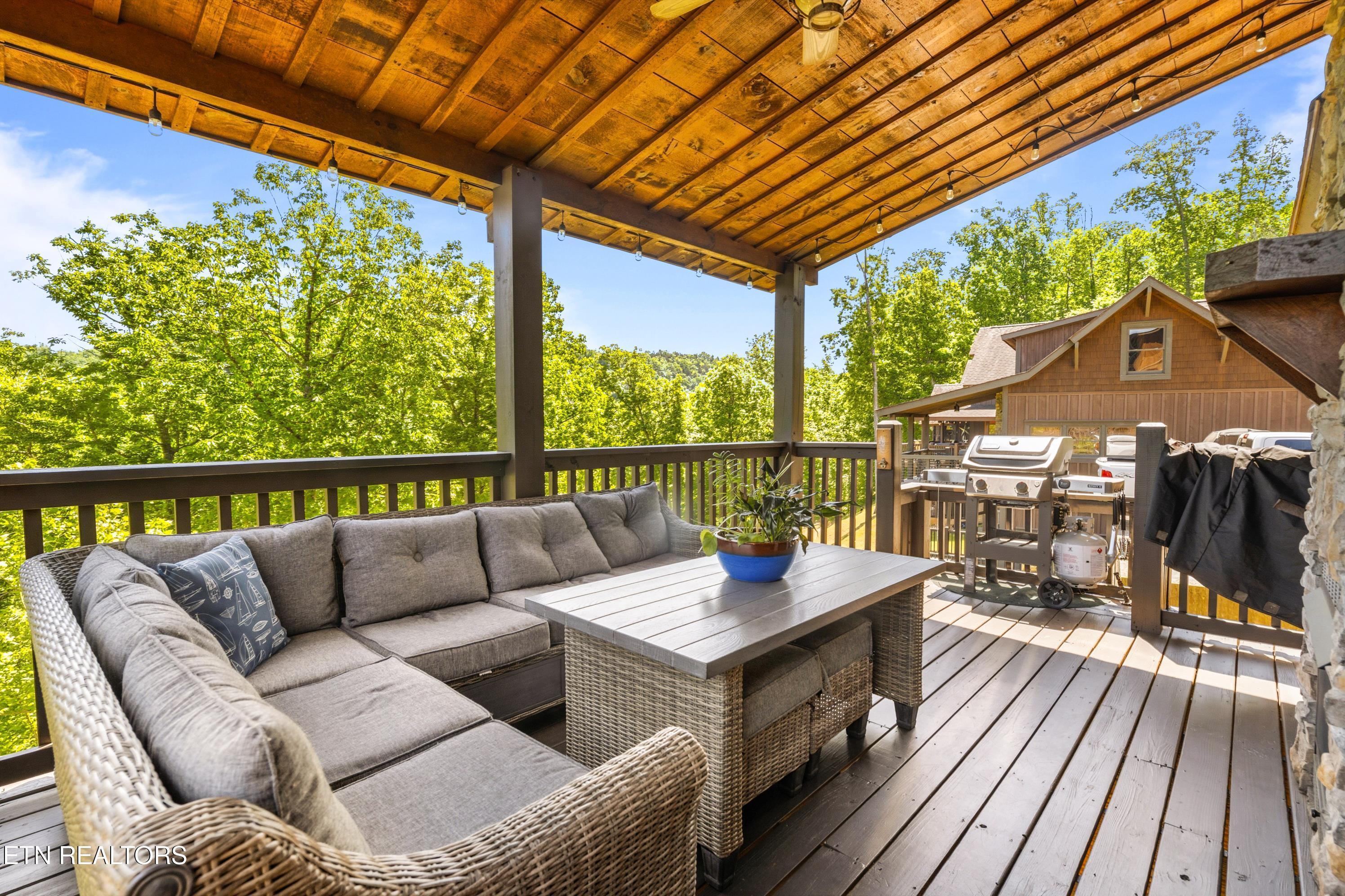 Image 3: Rear Covered Porch