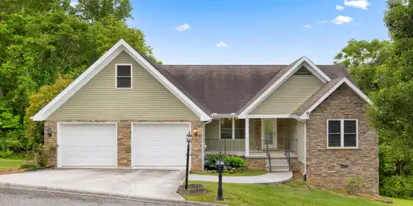 212 Poppy Hill Lane