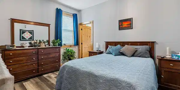 Image 3: BEDROOM 2