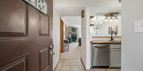 Image 3: 05-1155 Upper Alpine Way 310 01