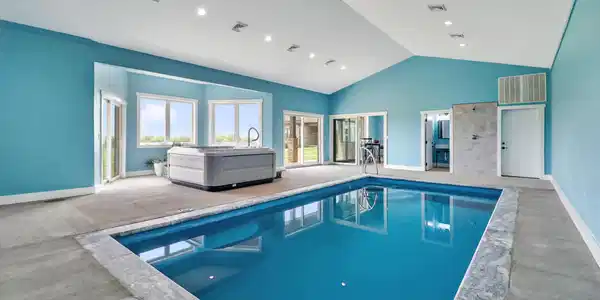Image 4: Pool House