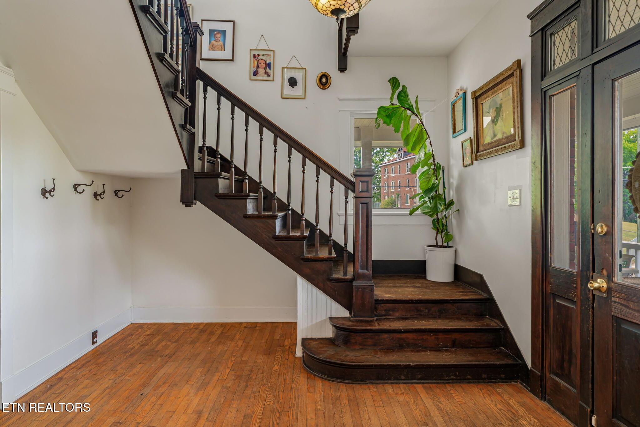 Image 3: 25-web-or-mls-1805 Brandau Street-25