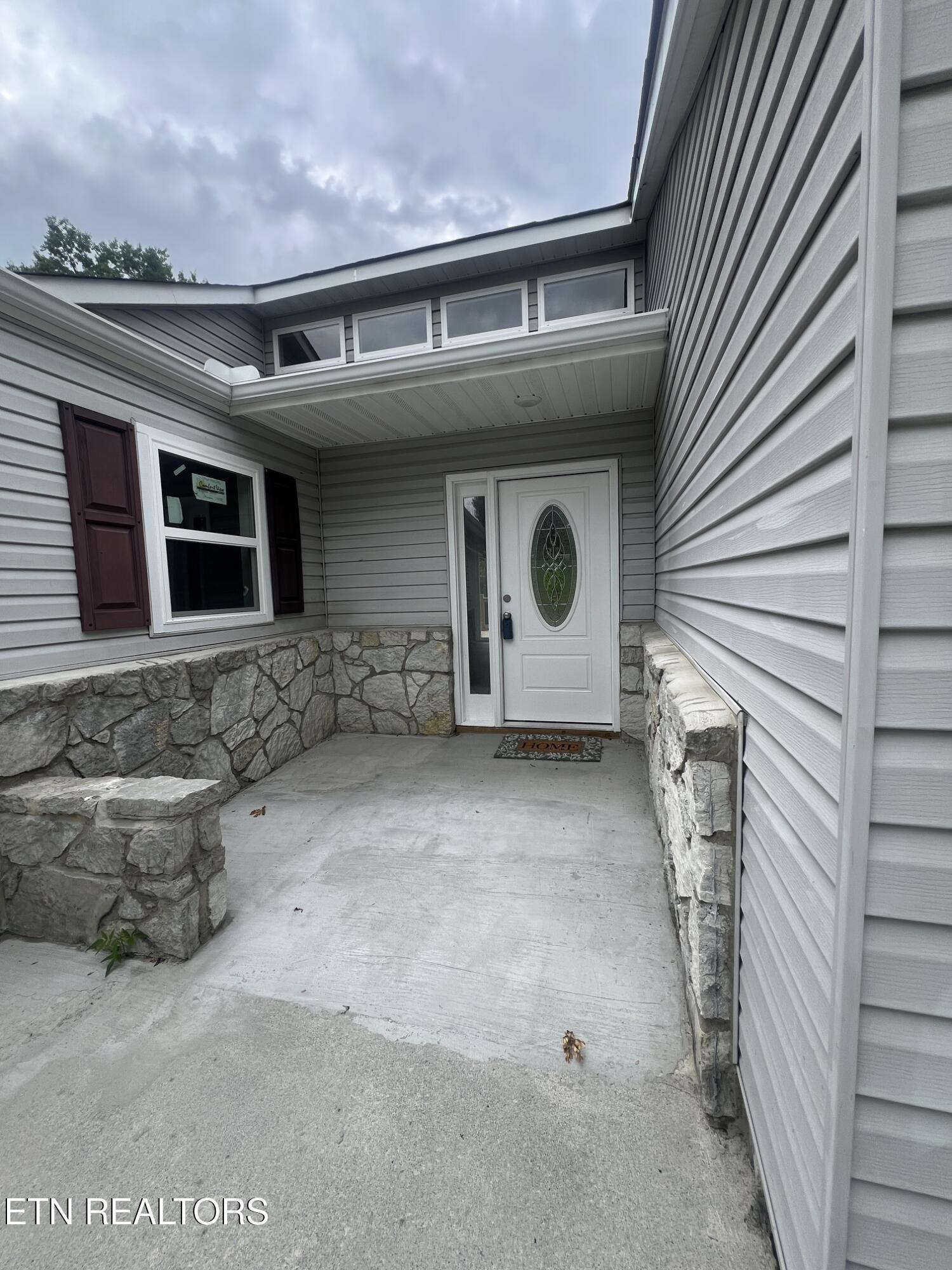 Image 3: 311 Jane Way Ln Photos 2 (47)