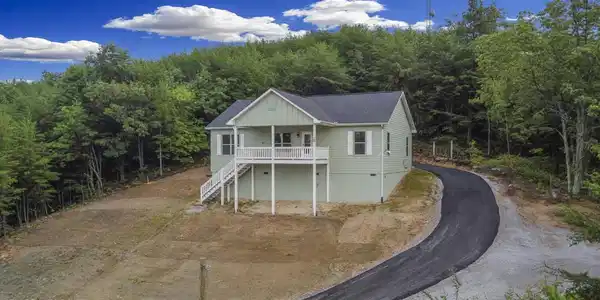 2609 Mountain Blvd