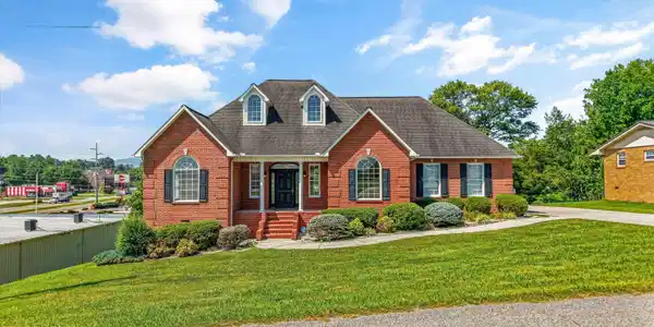 111 Colonial Hts